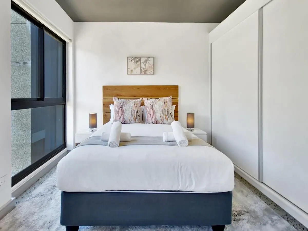 アパート Beautiful,Central,Secure- Hotel Living For Couples ケープタウン 南アフリカ