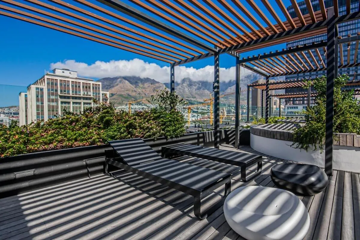 Beautiful,Central,Secure- Hotel Living For Couples ケープタウン