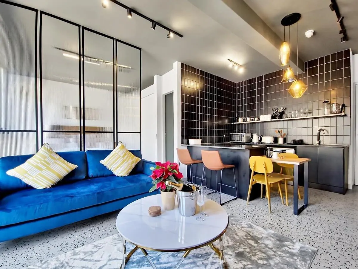 Beautiful,Central,Secure- Hotel Living For Couples ケープタウン アパート