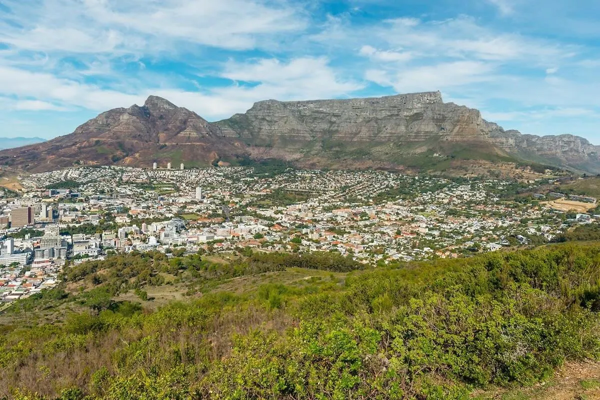 Beautiful,Central,Secure- Hotel Living For Couples Cape Town Apartment