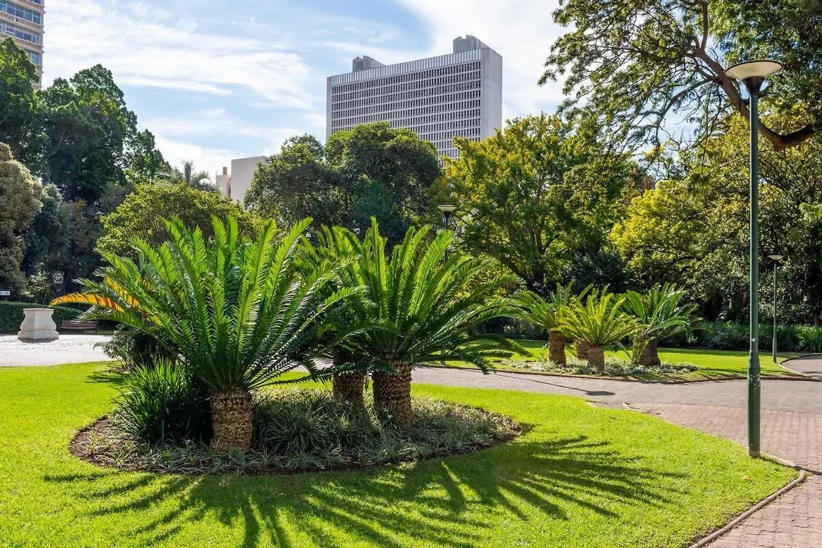 Apartment Beautiful,Central,Secure- Hotel Living For Couples Cape Town